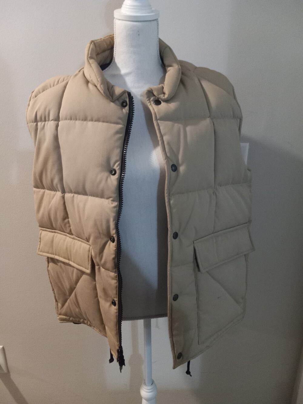 St. John's Bay Quilted Puffer Vest – Beige – Excellent Condition – Size Large